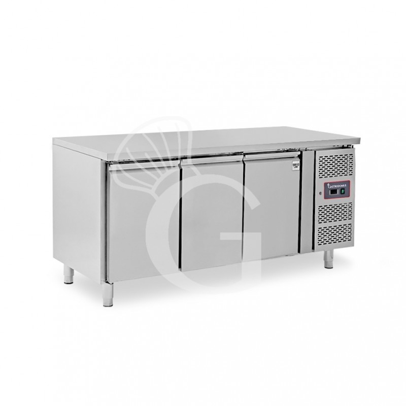 Kühltisch, 3 Türen, Aufkantung, Tiefe 600 mm, Temperatur -2°C/+8°C, Energieklasse E