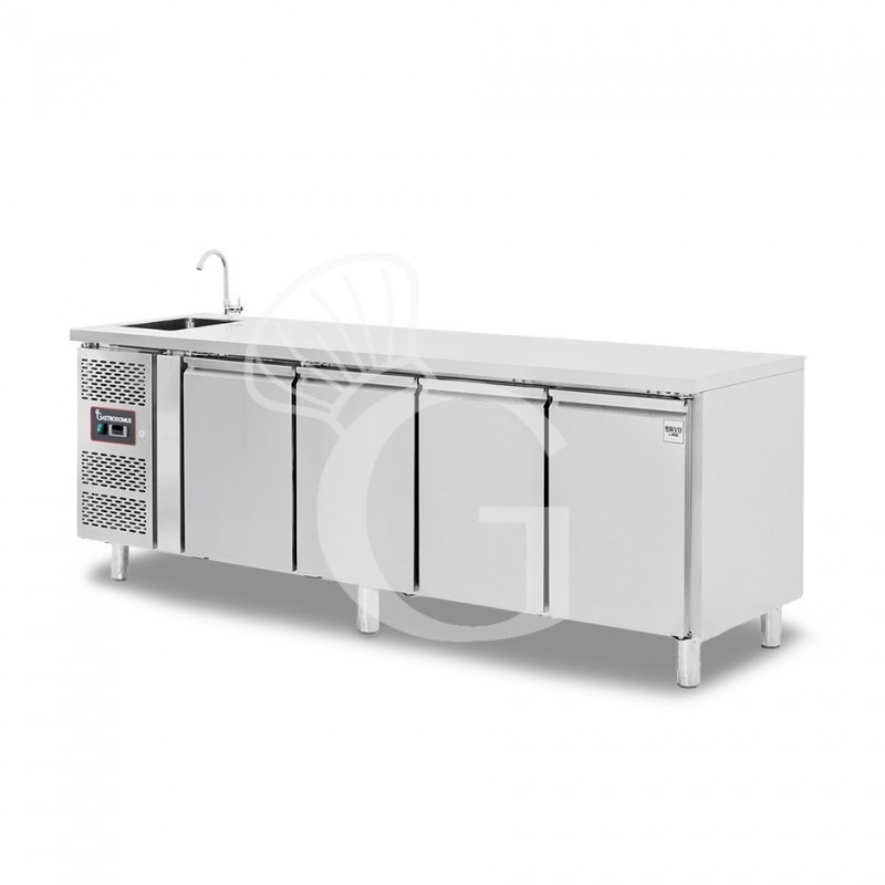 Kühltisch mit Spülbecken und Wasserhahn, 4-türig, Tiefe 700 mm, +2°C/+8°C, Motor auf der rechten Seiten, Energieklasse B