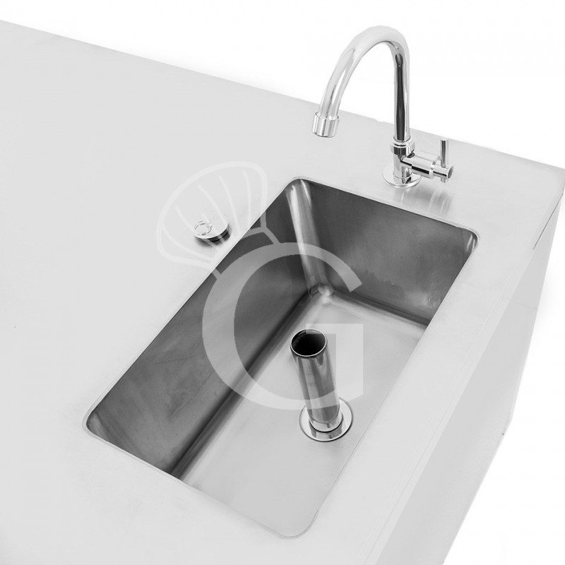 Kühltisch mit Spülbecken und Wasserhahn, 3-türig, Tiefe 700 mm, +2°C/+8°C, Motor auf der rechten Seiten, Energieklasse B