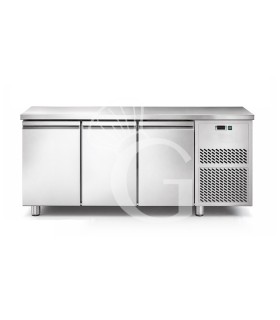 Kühltisch, 3-türig, T 800 mm, 0°C/+10°C, Energieklasse A