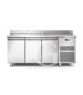 Tiefkühltisch, 3-türig, Aufkantung, T 600 mm, -18°C/-22°C , Energieklasse G
