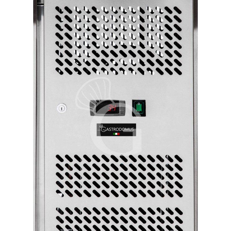 Rückseite des Kühltisches.