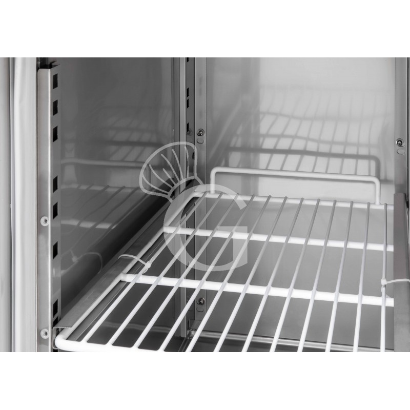Kühltisch, 4-türig, Aufkantung, Tiefe 700 mm, -2°C/+8°C, Energieklasse E