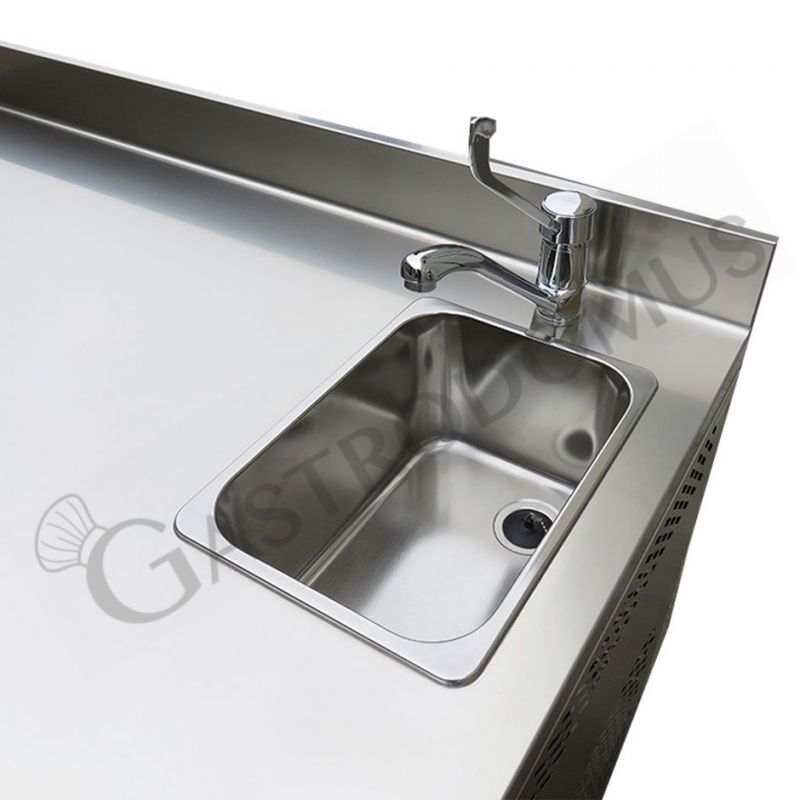 Kühltisch mit Spülbecken, 3-türig, Aufkantung, Tiefe 700 mm, 0°C/+10°C, Energieklasse C