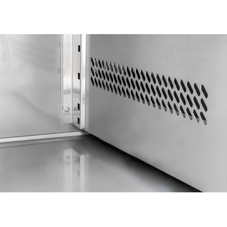 Kühltisch, 2 Türen, 4 Schubladen, Aufkantung, Tiefe 700 mm, -2°C/+8°C Kühltisch, 2 Türen, 4 Schubladen, Aufkantung, Tiefe 700 mm, -2°C/+8°C