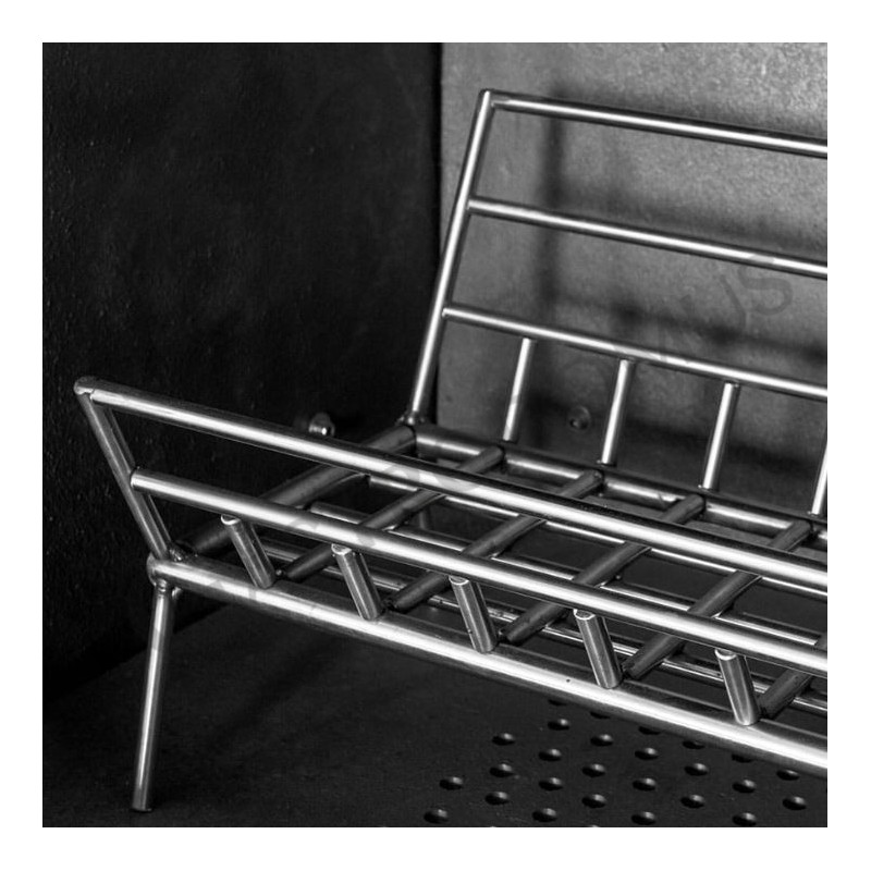 Modularer Holzkohlengrill, B 790 mm x T 670+300 mm x H 2400 mm. Holzständer aus Edelstahl