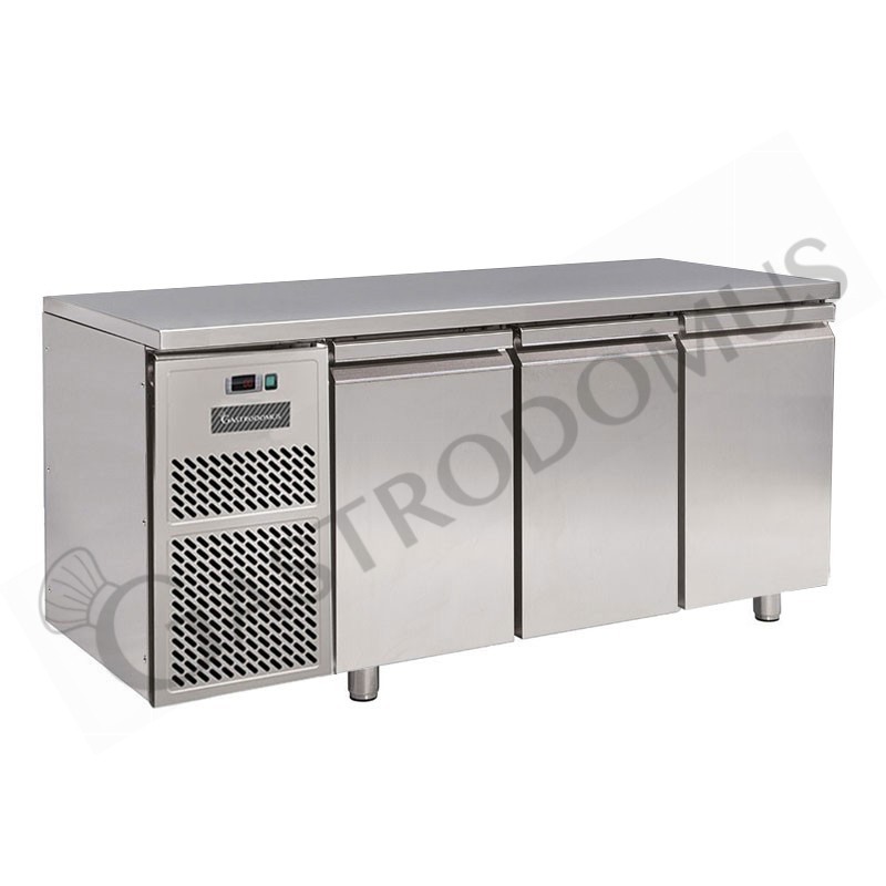 Kühltisch, 3-türig, Tiefe 600 mm, 0°C/+10°C, Motor auf der linken Seite, Energieklasse D