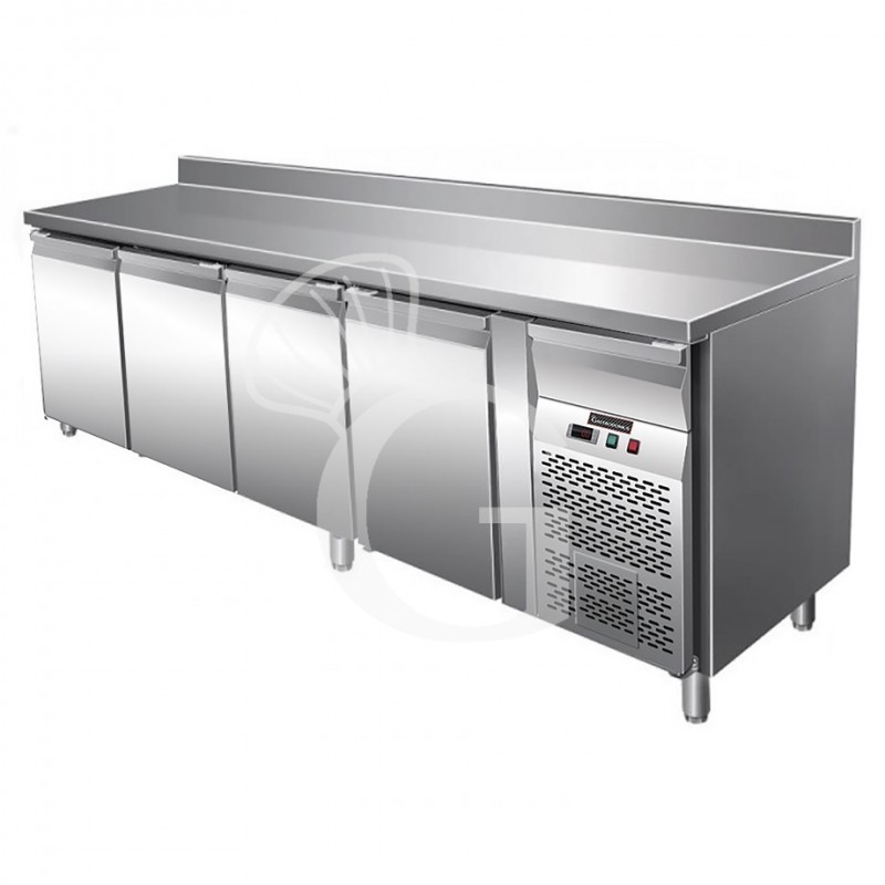 Kühltisch, 4-türig, Aufkantung, Tiefe 700 mm, -18°C/-22°C, Energieklasse D Kühltisch, 4-türig, Aufkantung, Tiefe 700 mm, -18°C/-22°C, Energieklasse D