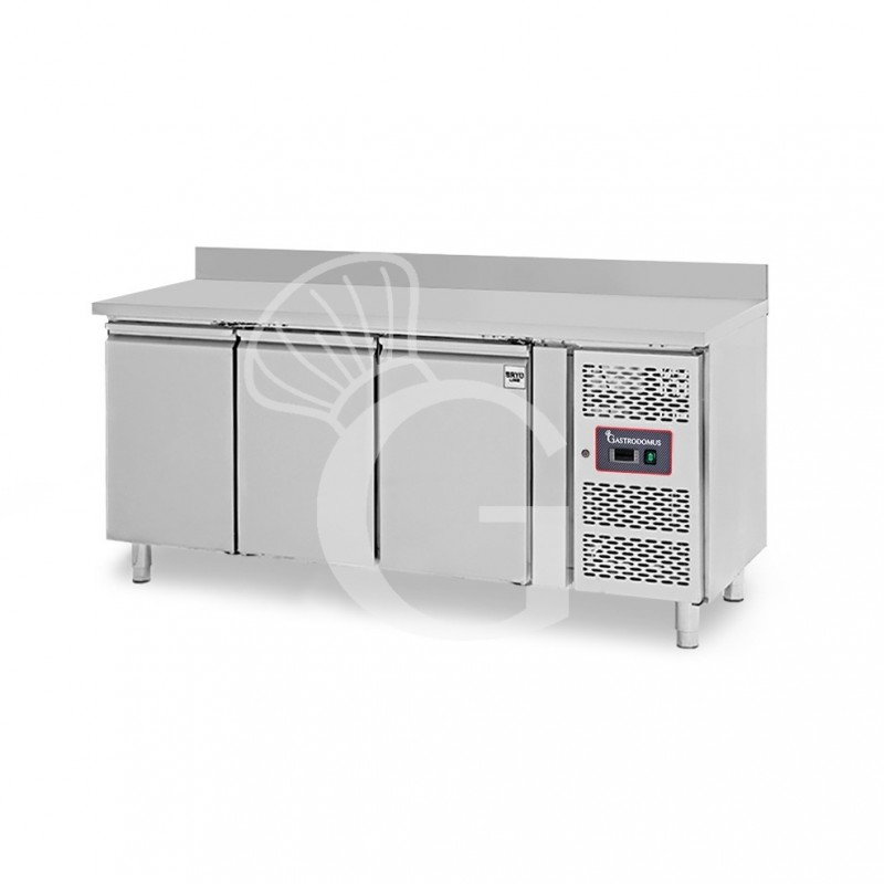 Kühltisch 3-türig, Aufkantung, Tiefe 700 mm, -2°C/+8°C, Energieklasse E