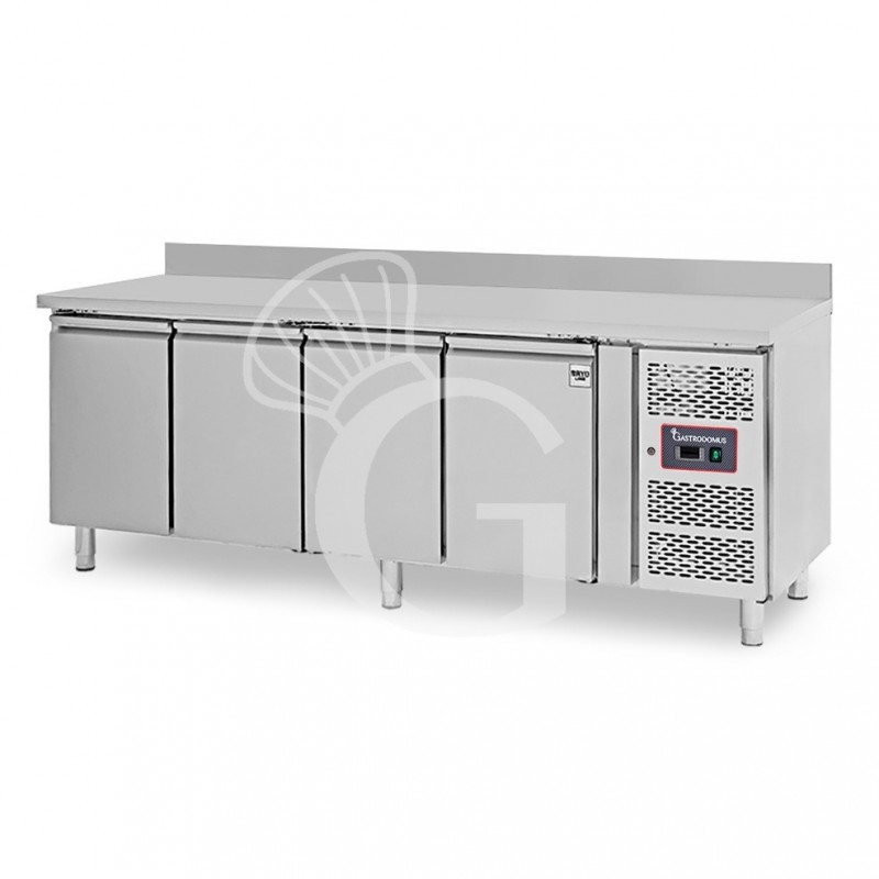 Kühltisch, 4-türig, Aufkantung, Tiefe 700 mm, -2°C/+8°C, Energieklasse E