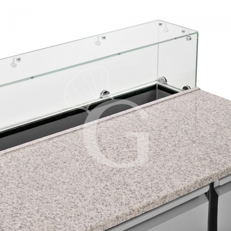 Kühltisch / Saladette, 3 Türen, Temperatur +2°C/+8°C, Glasaufsatz, Arbeitsplatte aus Granit