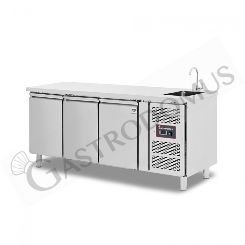 Kühltisch mit Spülbecken und Wasserhahn, 3-türig, Tiefe 700 mm, +2°C/+8°C, Motor auf der rechten Seiten, Energieklasse B