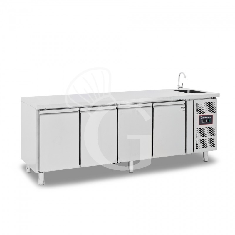 Kühltisch mit Spülbecken und Wasserhahn, 4-türig, Tiefe 700 mm, +2°C/+8°C, Motor auf der rechten Seiten, Energieklasse E